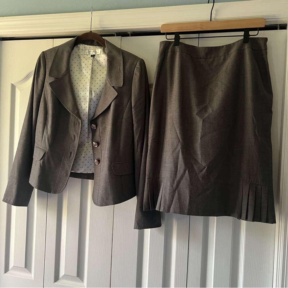 Tahari ASL Gray Skirt Suit Set Size 10